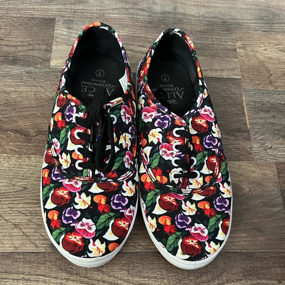 Disney Alice in Wonderland flat sneakers